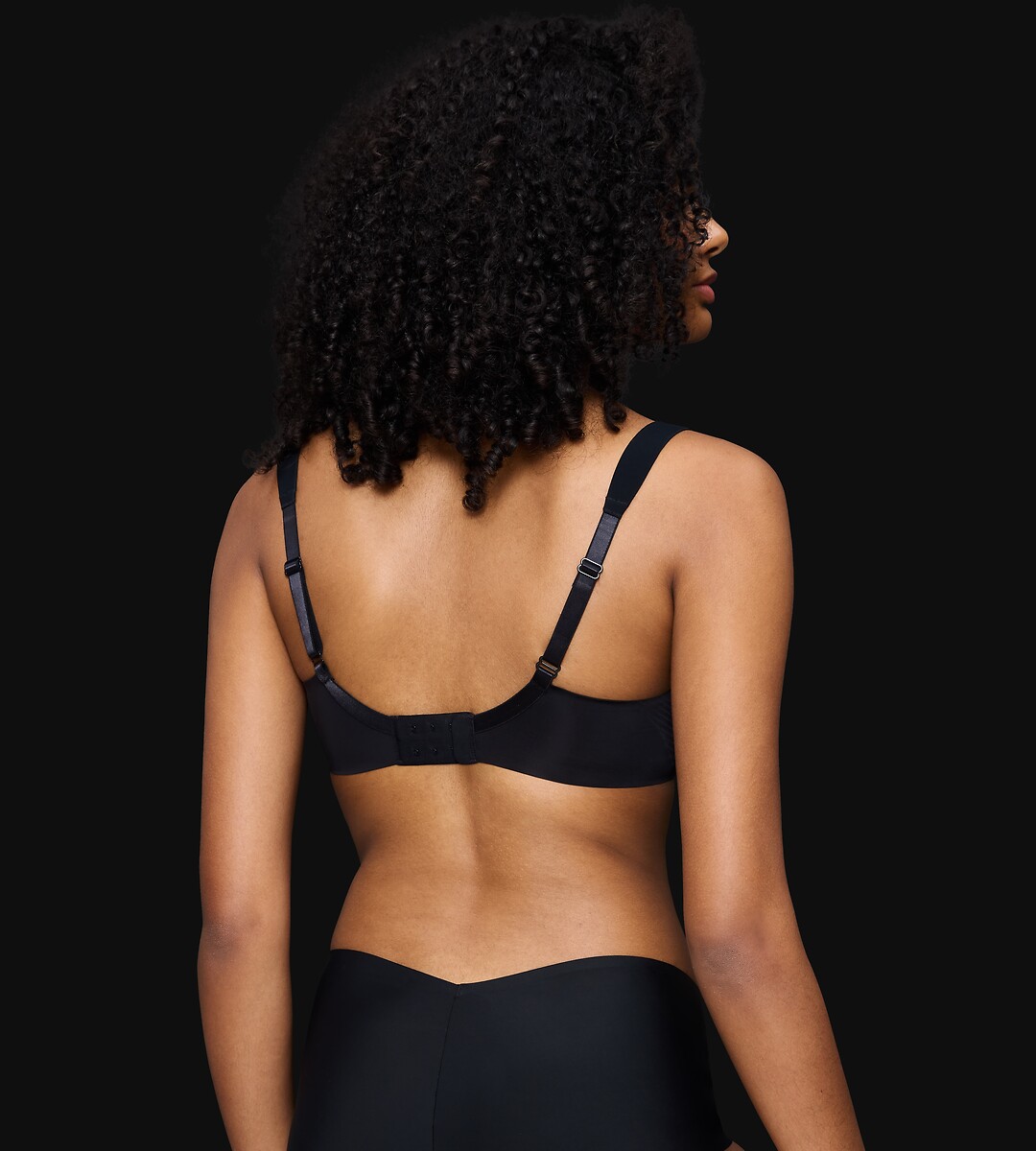 TRIUMPH<br>BH MAQUIAGEM CORPORAL ILLUSION CURVE