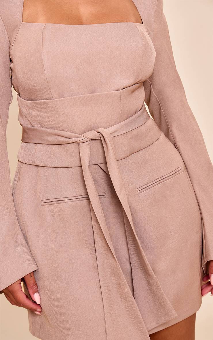Taupe Robe Mini Cintrée À Cœur Avec Ceinture Shape