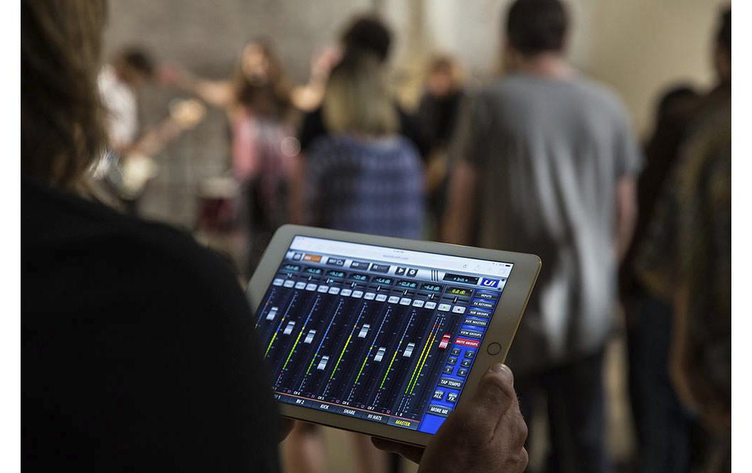 Mischpult Soundcraft Ui24R<br>Digitales Mixer- und Recording-System