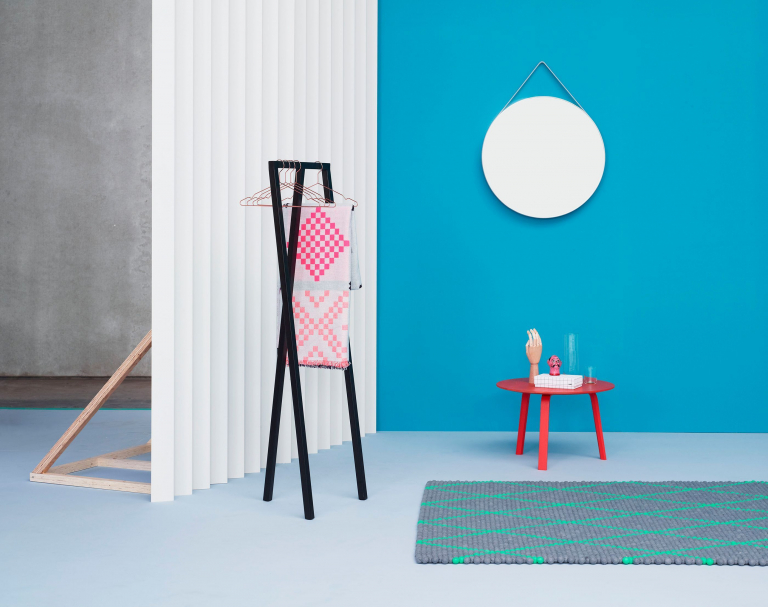 Hay Loop Stand Hall kledingrek zwart