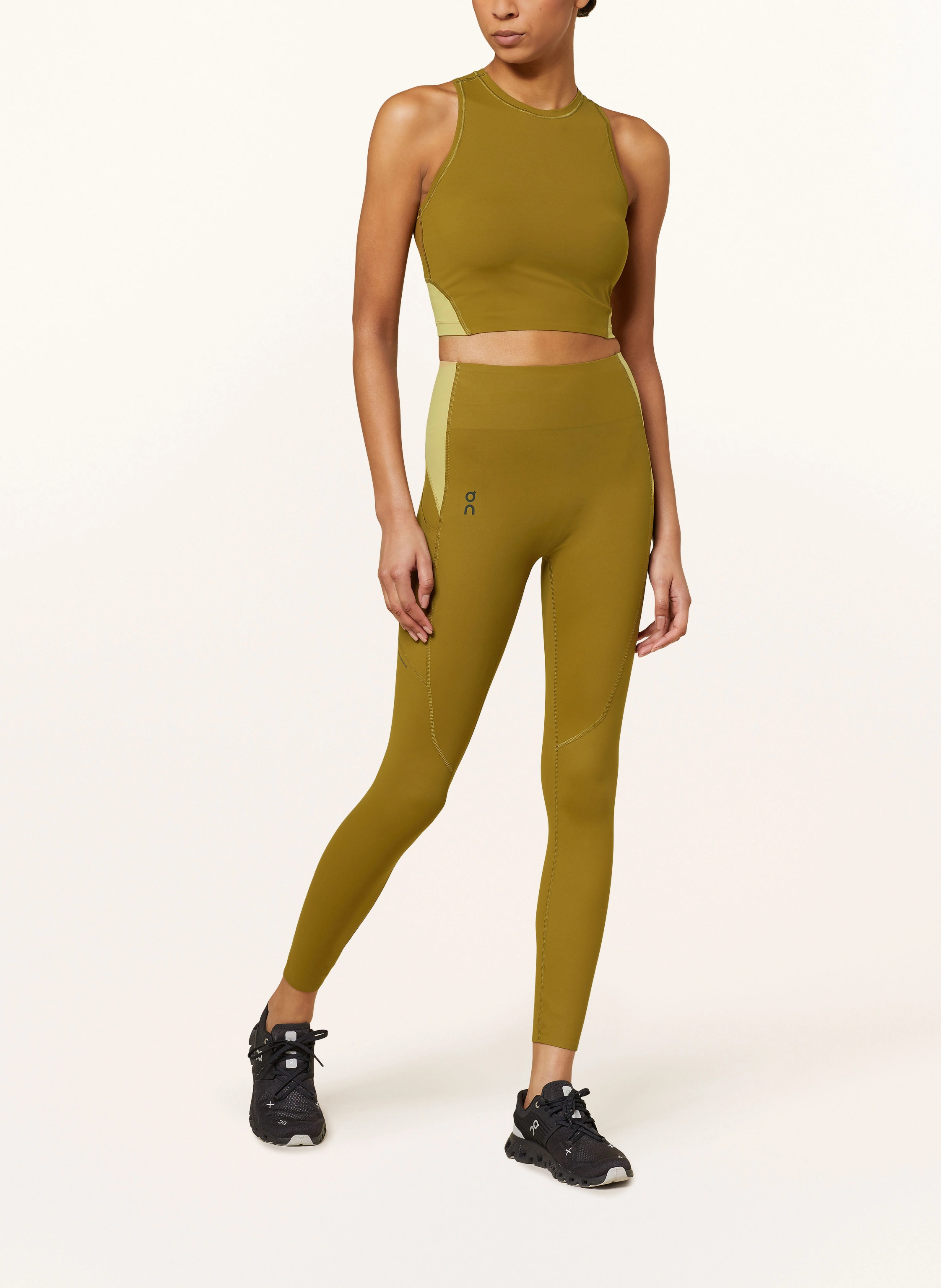 On Tights MOVEMENT