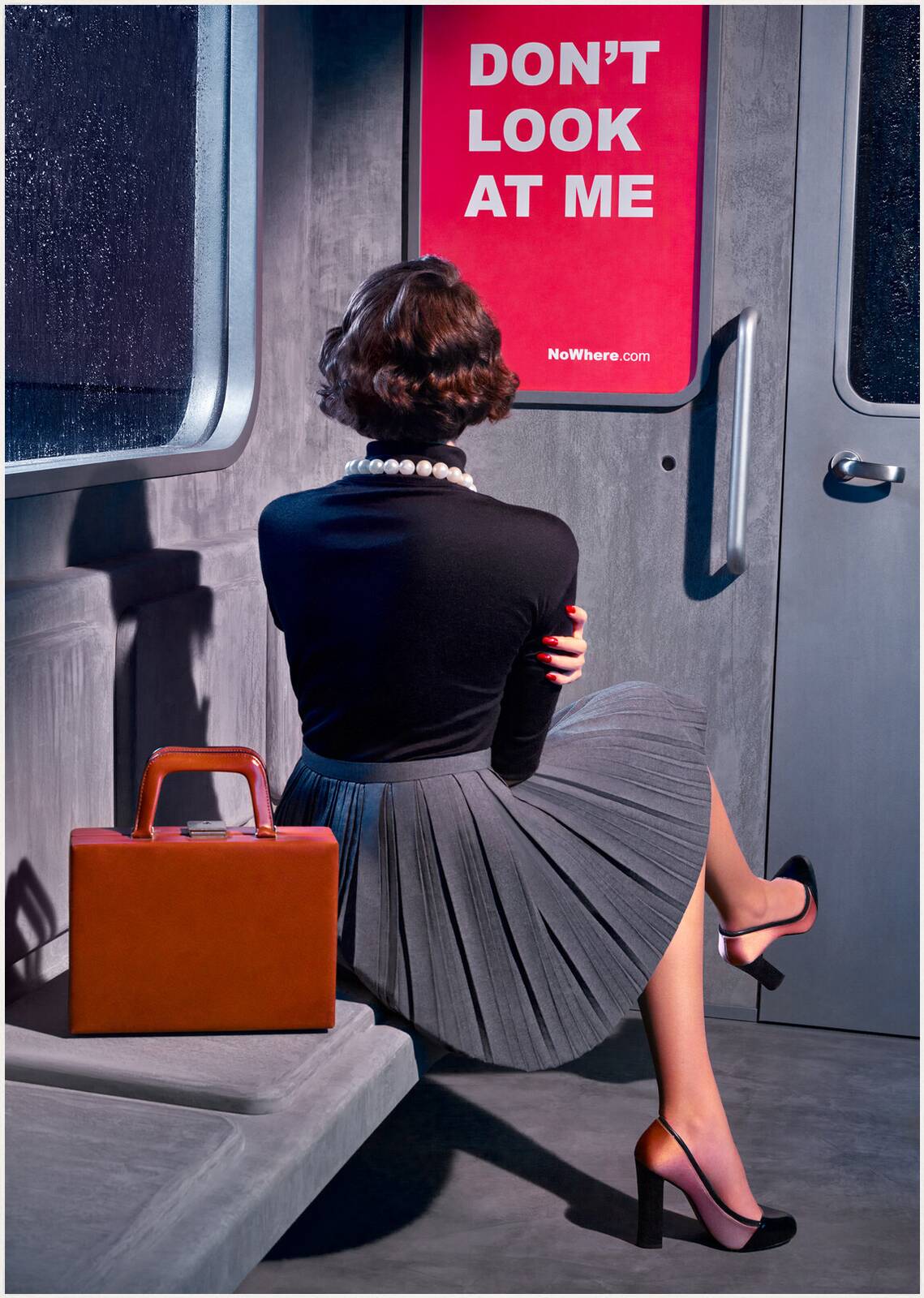 Don't look at me by Pol Kurucz - Limited Edition. Edition of: 100. Signed.