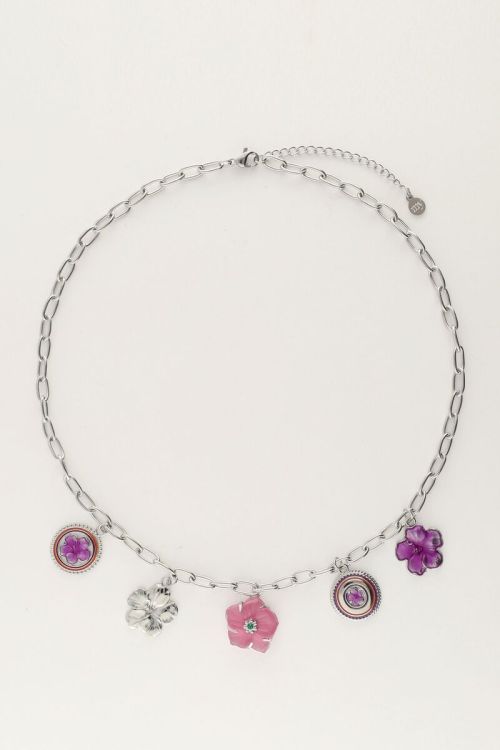 Island ketting met 5 bedel bloemen