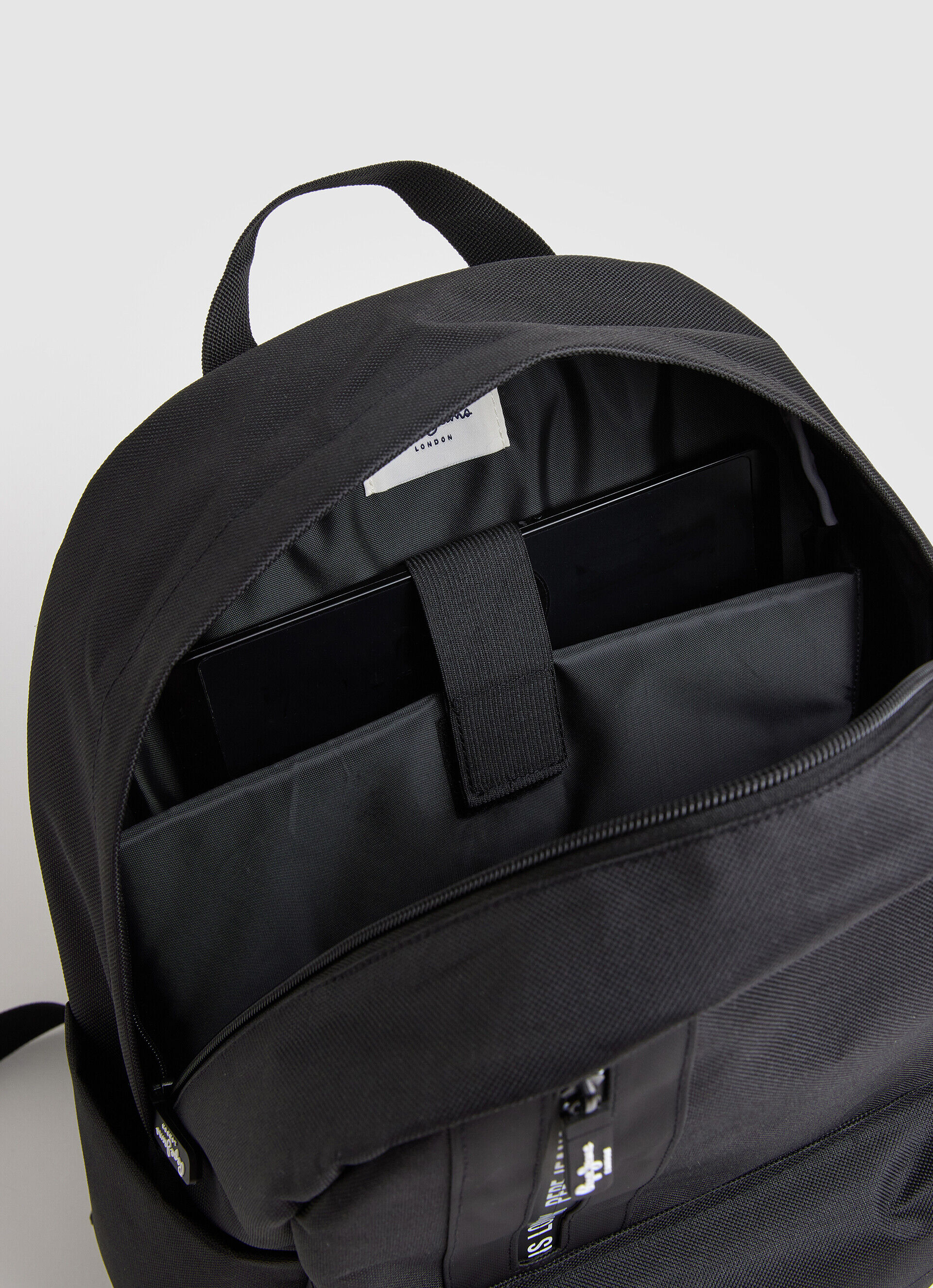 Mochila com detalhes forrados - preta, tamanho único