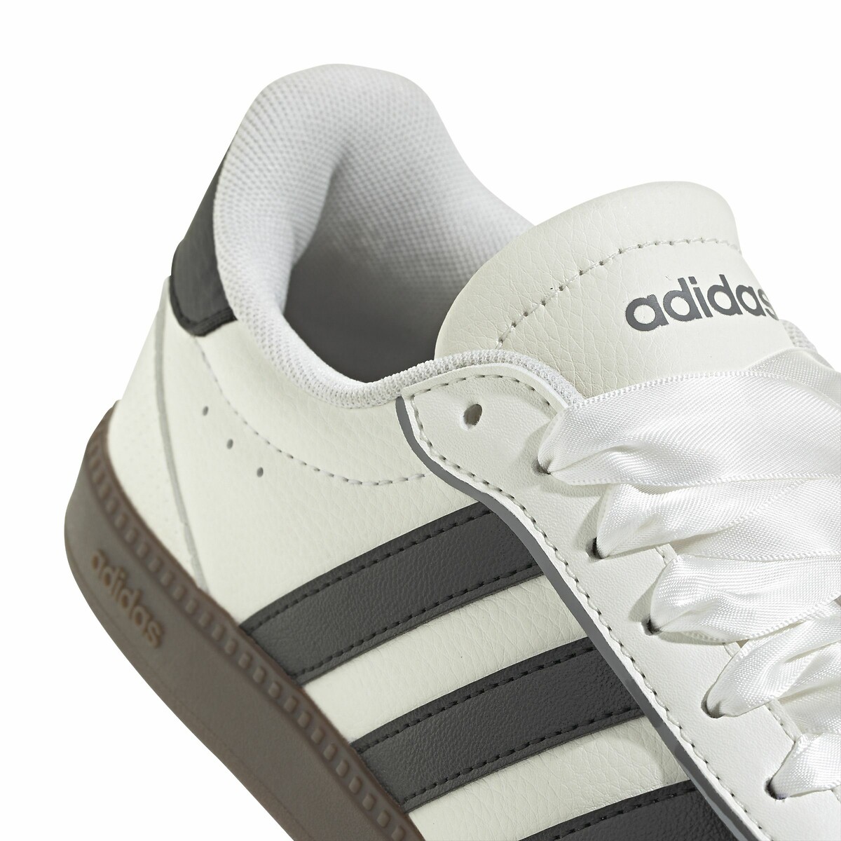 ADIDAS ROUPAS ESPORTIVAS<br>Tênis Breaknet Elegante