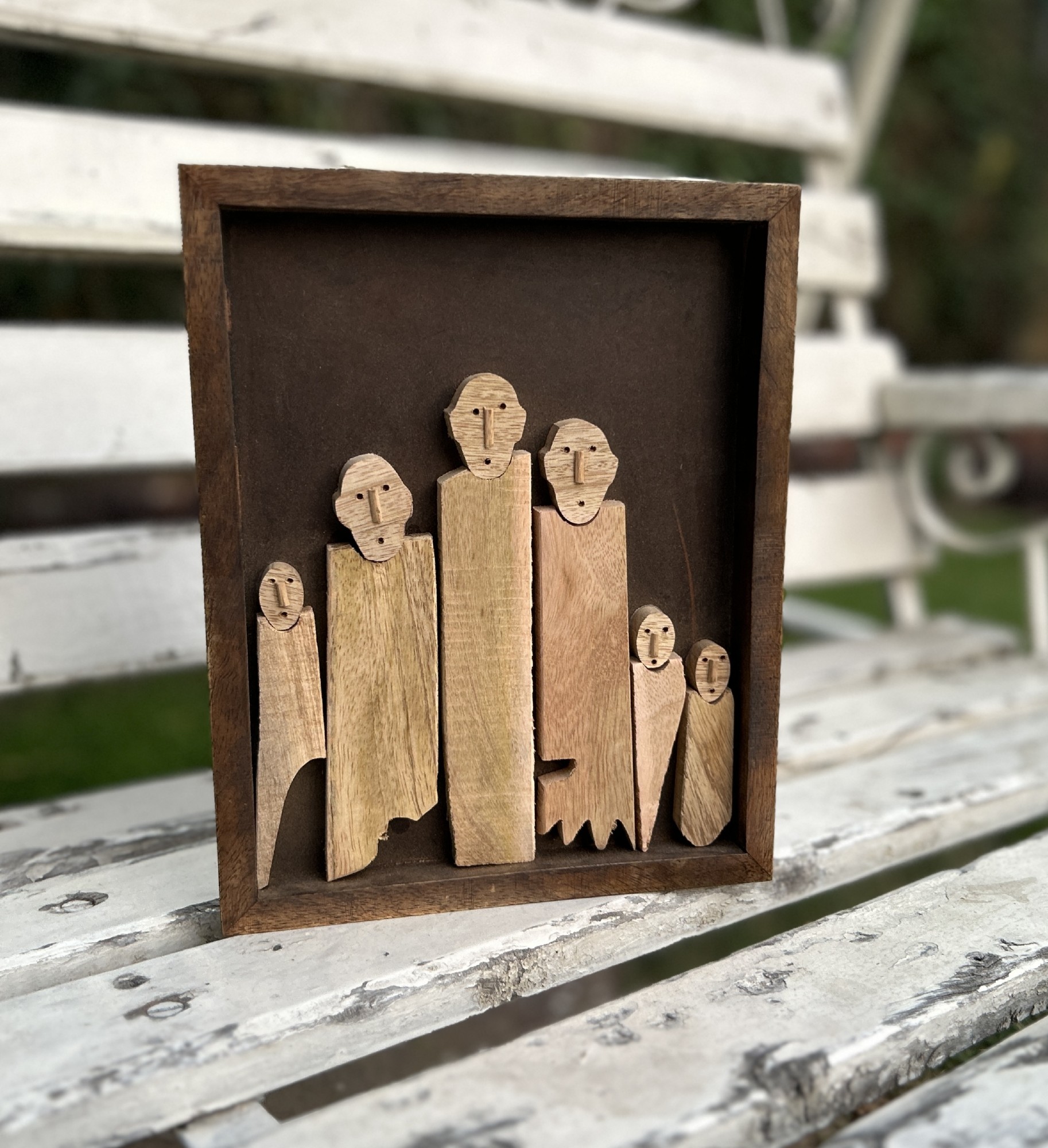 Holz-Reliefbild 'Gruppe', H 15 cm, B 15 cm, L 2 cm von fischer's lagerhaus