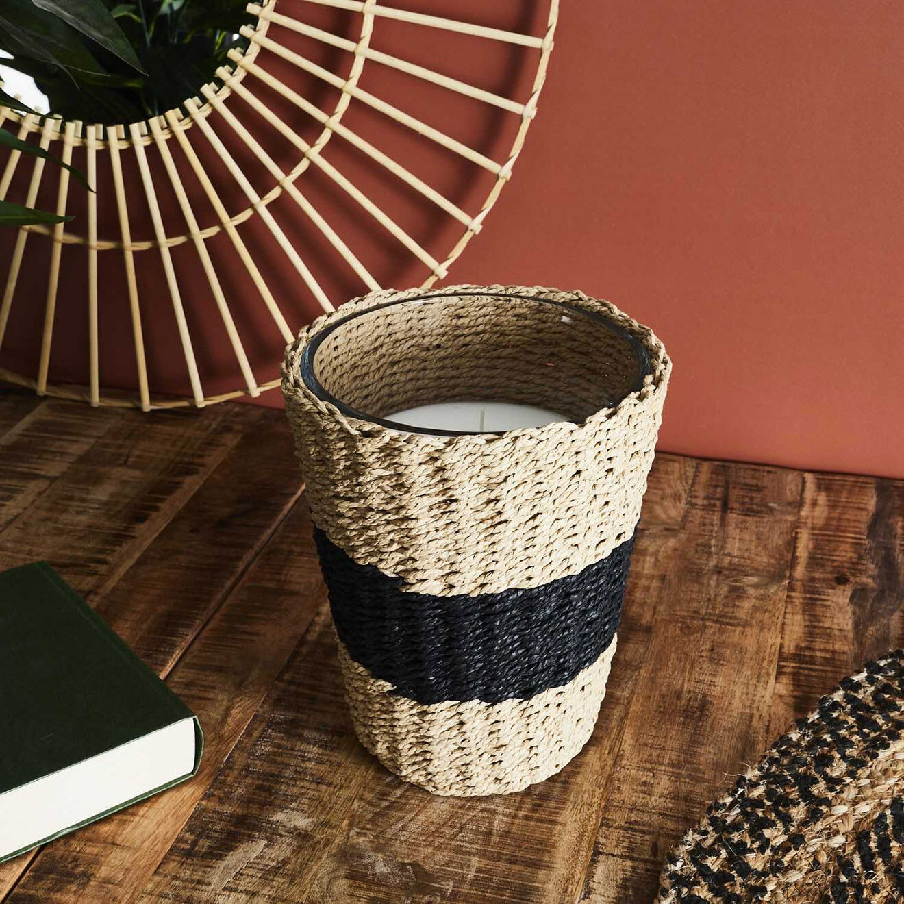 Home Deco Factory Bougie parfumée panier tressé - 3 mèches 70h