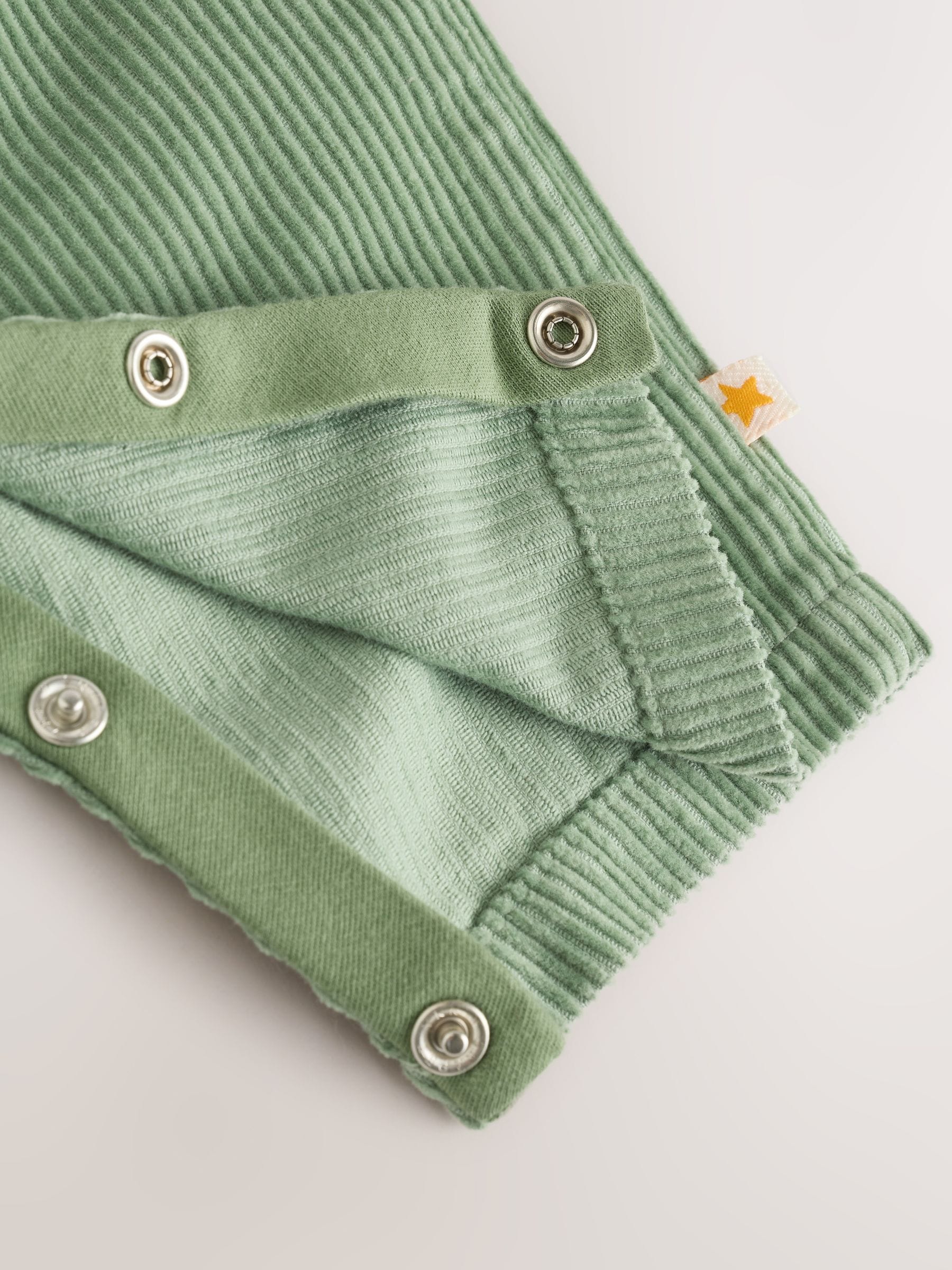 Groen met boerderijprint - Babyset van tuinbroek en rompertje (0mnd-2jr)