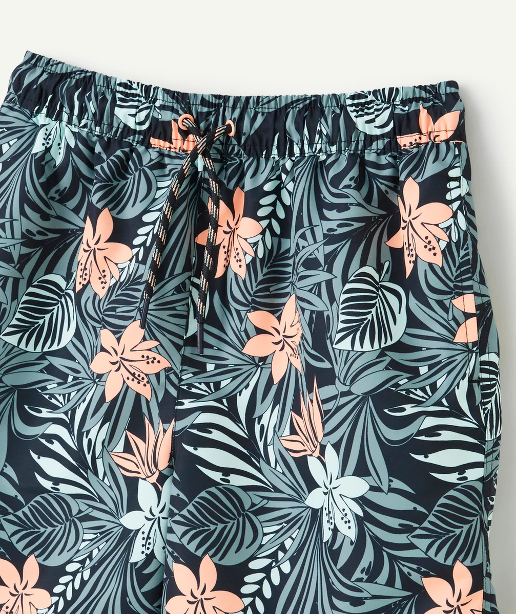 SHORT DE BAIN GARÇON EN FIBRES RECYCLÉES NOIR ET IMPRIMÉ TROPICAL