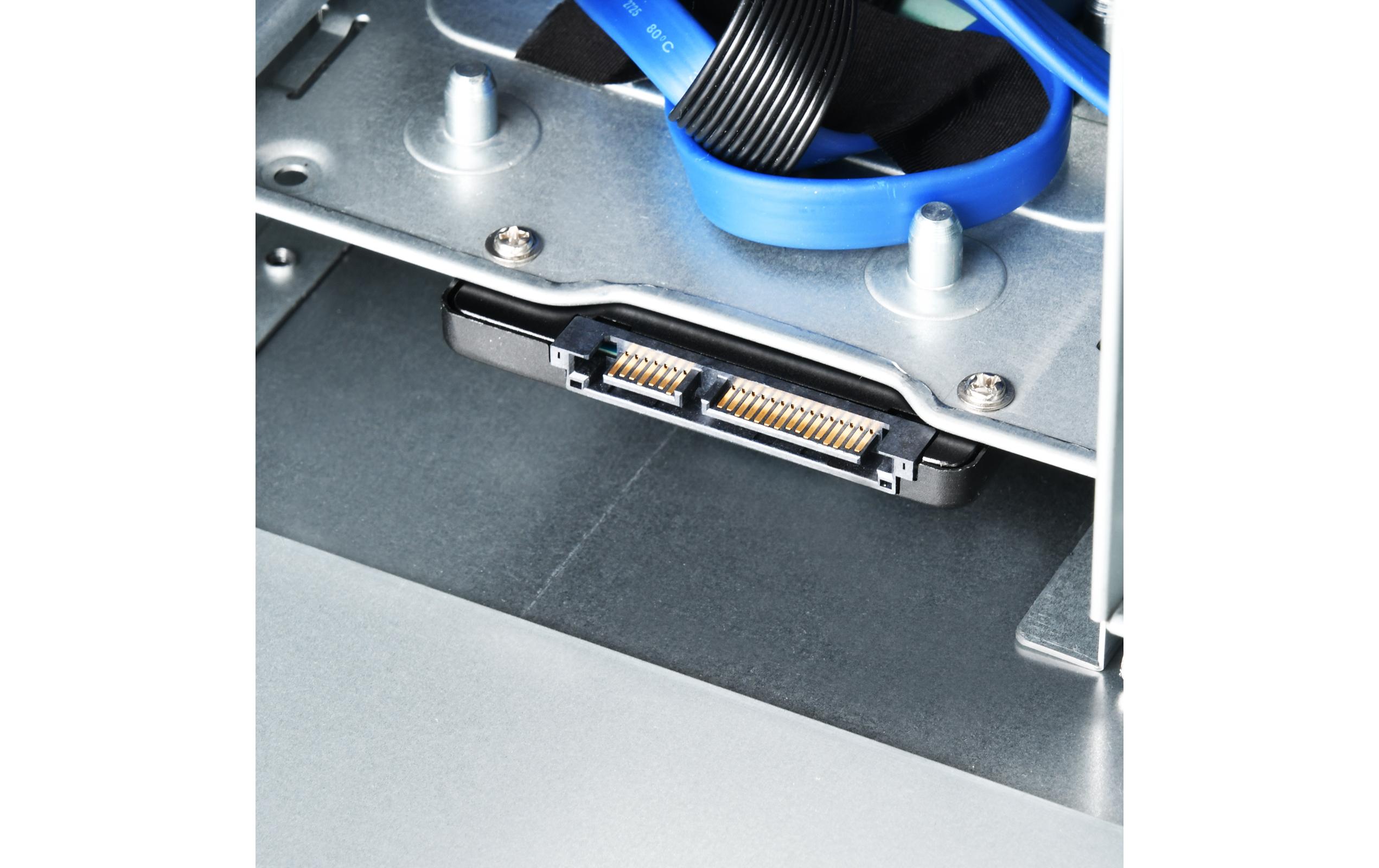 Gehäuse RM400<br>Servergehäuse mit abschliessbarer Fronttür für zusätzliche Sicherheit