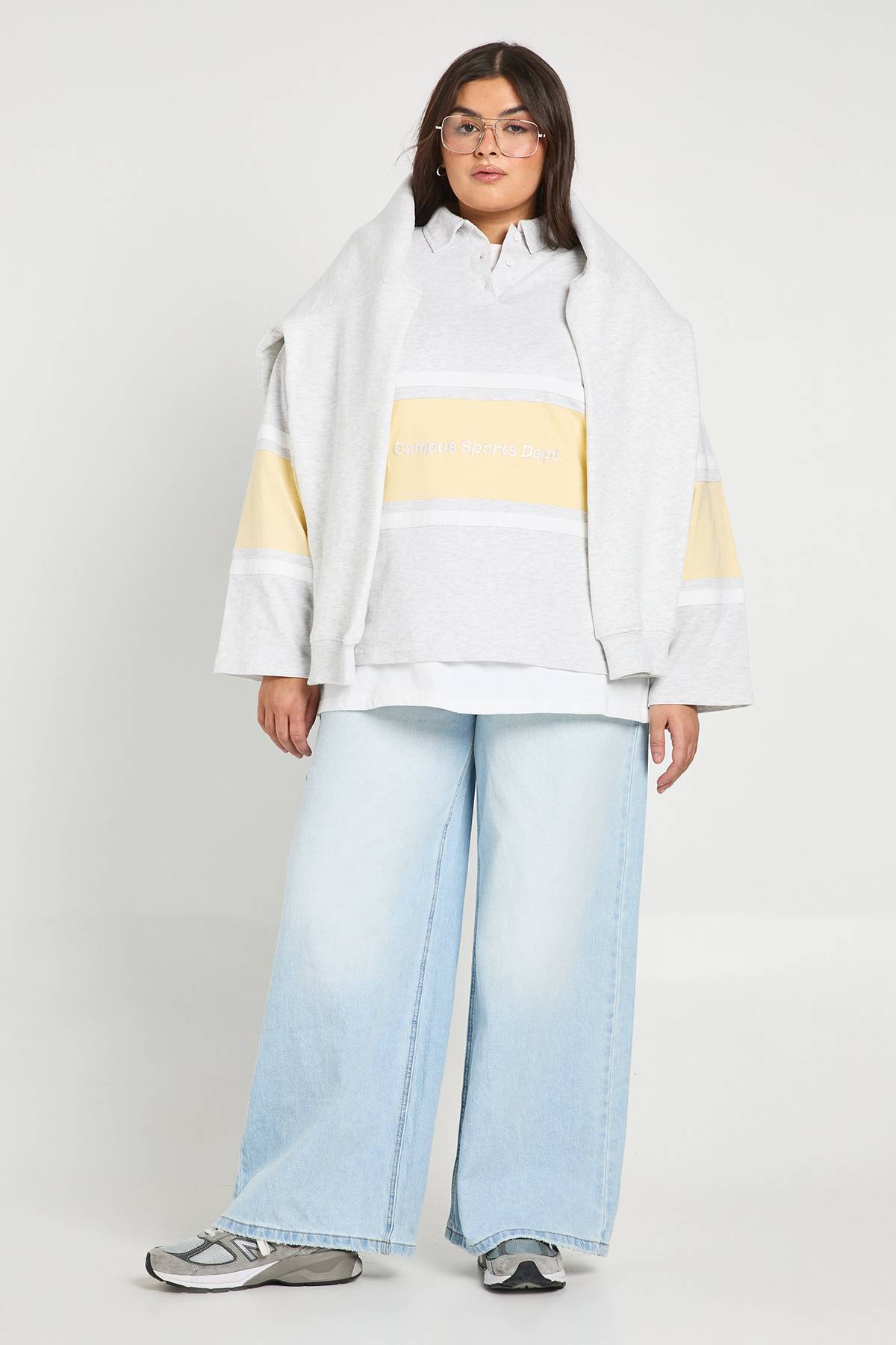 boohoo T-Shirt Rugby à Col Grande Taille