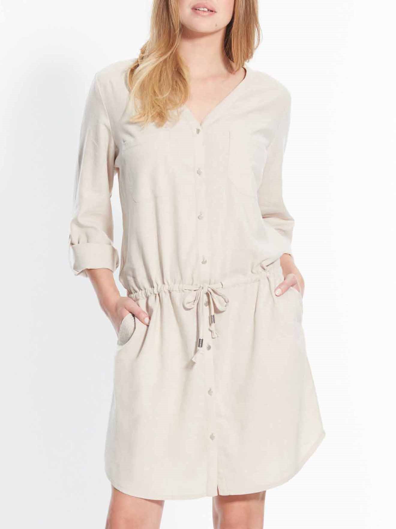 Robe boutonnée, poitrine standard