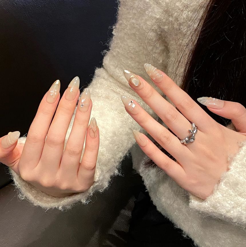 eovda - Versierde Press On Nail