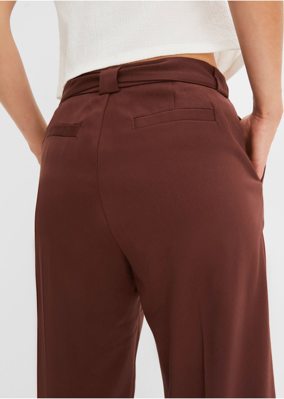 Pantalon à pinces avec ceinture