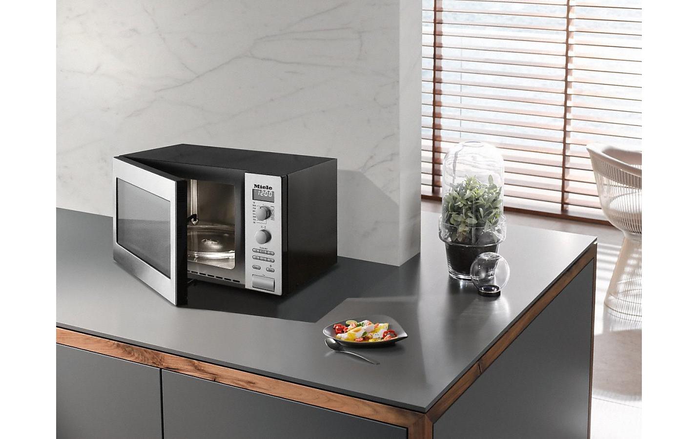 Mikrowelle mit Grill M 6012 SC Silber<br>Stand-Mikrowellengerät