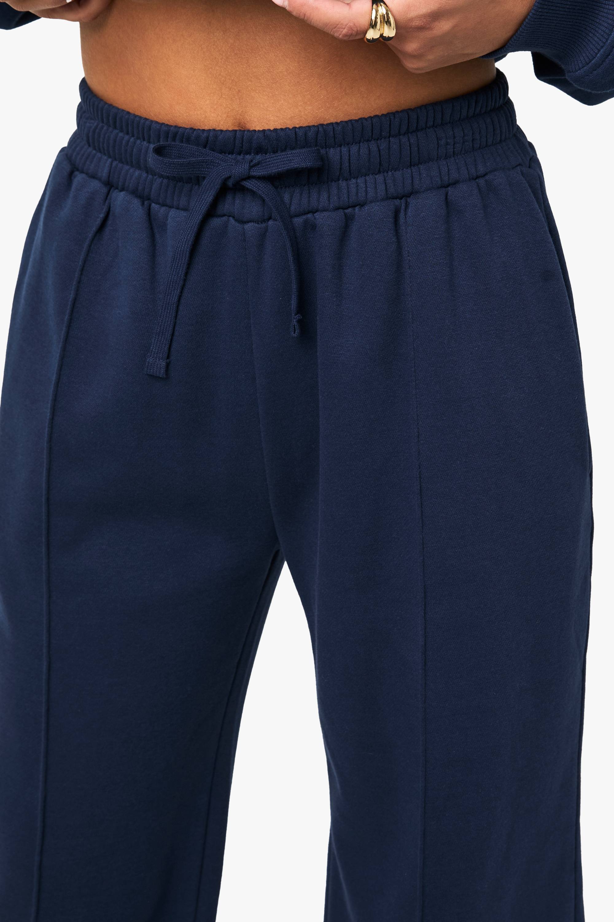 boohoo Jogger à jambes larges avec détails en pinces et ceinture profonde