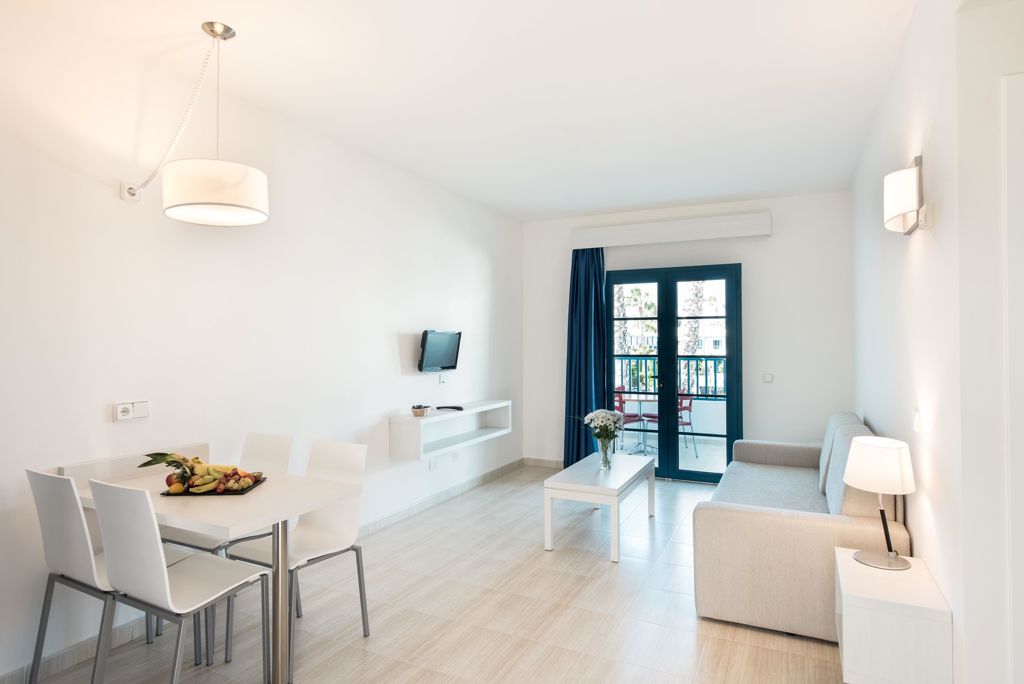THB Tropical Island Logies - Hotel