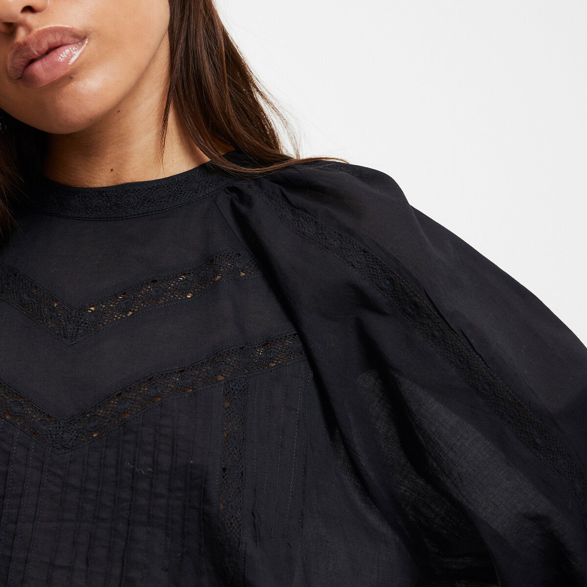 COLEÇÕES LA REDOUTE<br>Blusa com gola redonda, voile de algodão e bordado