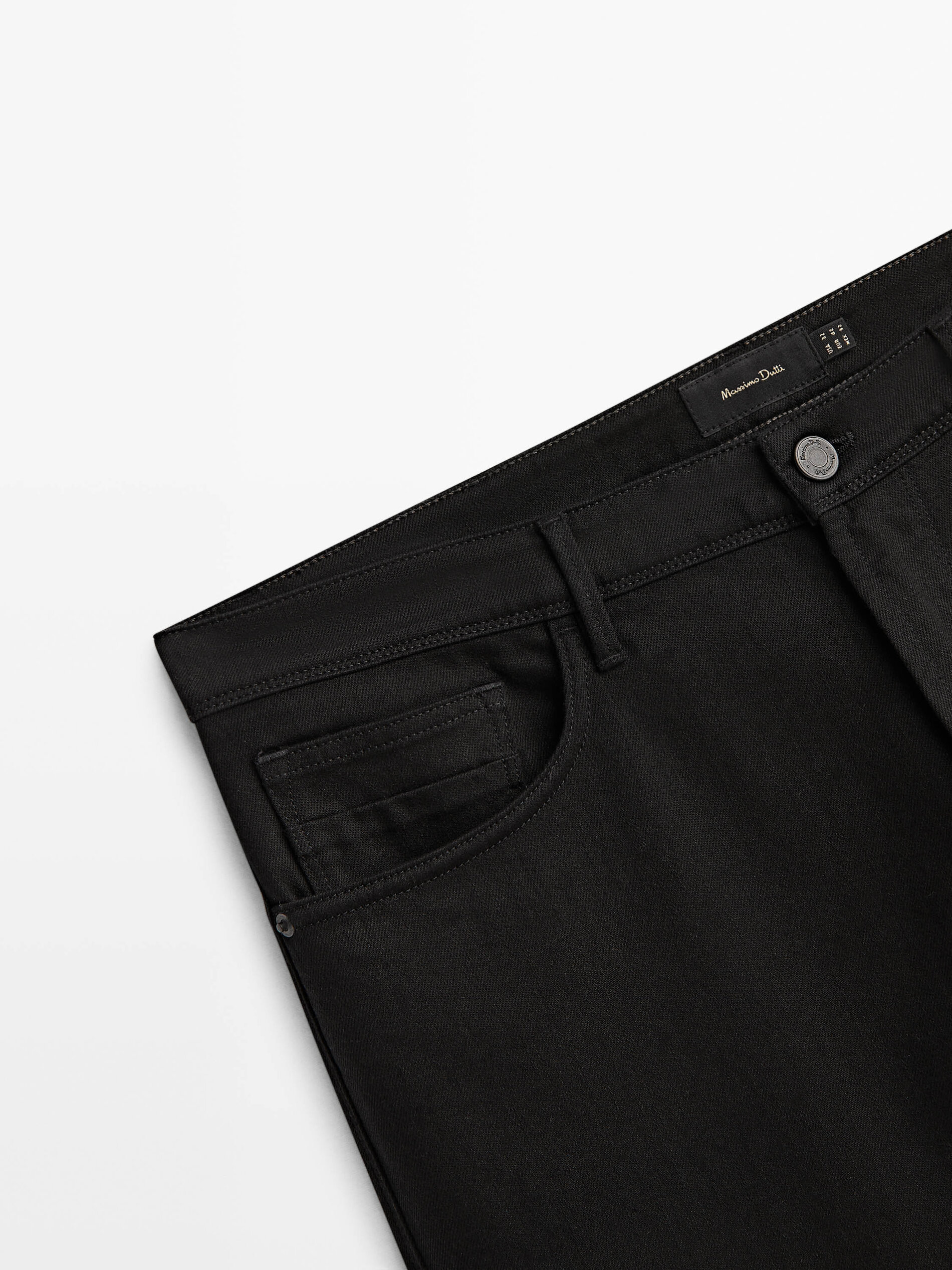Calça jeans de corte afunilado - PRETA
