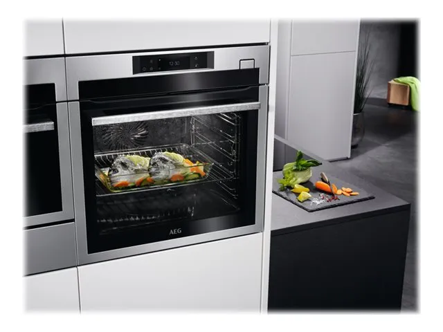 AEG 8000 SteamBoost BSE788380M - Ovn - med dampfunktion - til indbygning - niche - bredde: 56 cm - dybde: 55 cm - højde: 59 cm - med selv-rengøring - Klasse A   - rustfrit stål