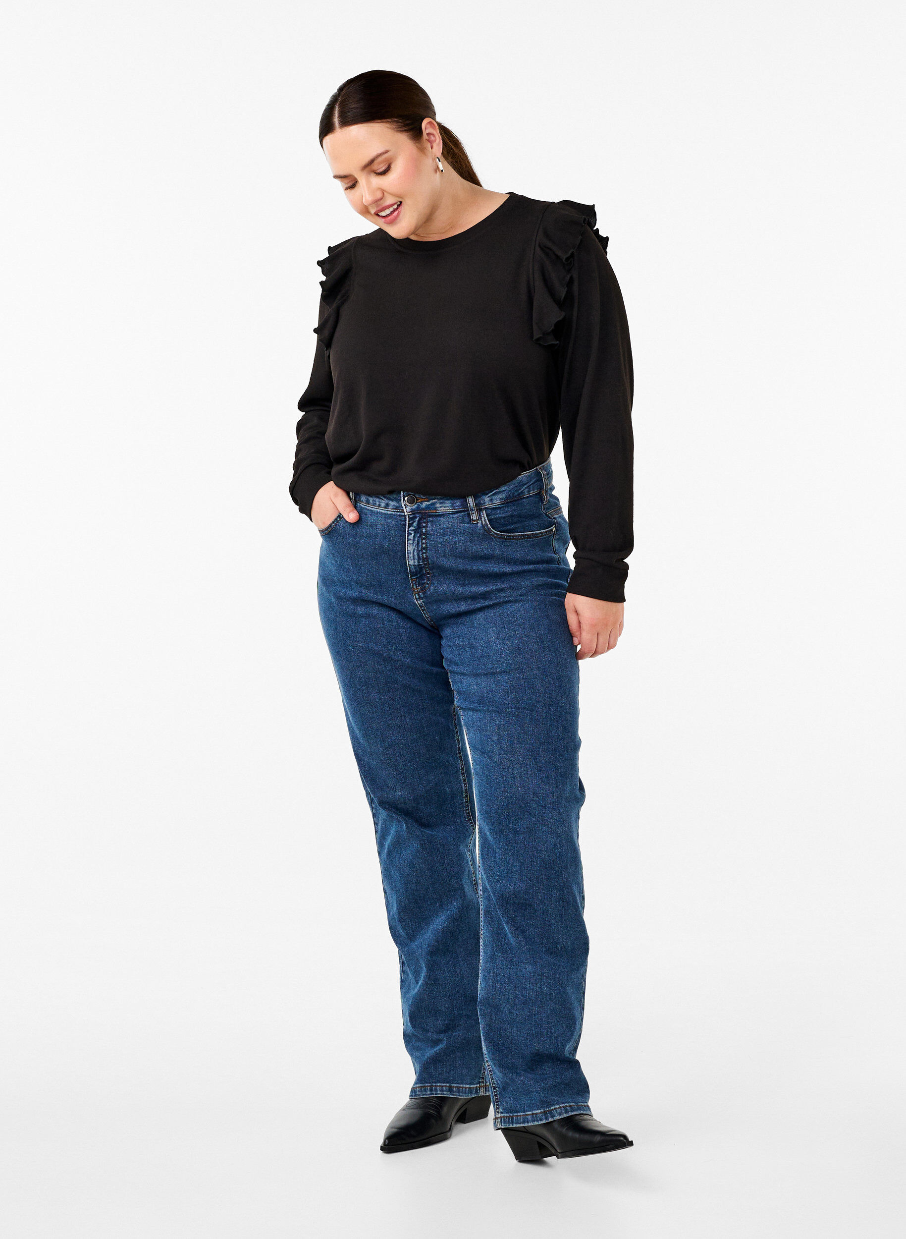 Langærmet bluse med flæsedetaljer