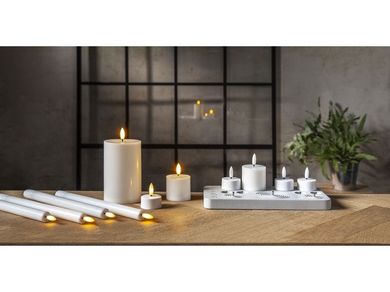 Star Trading LED-Kerzen Set Flamme Charge Mix, Weiss Set von wiederaufladbaren Kerzen in verschiedenen Grössen