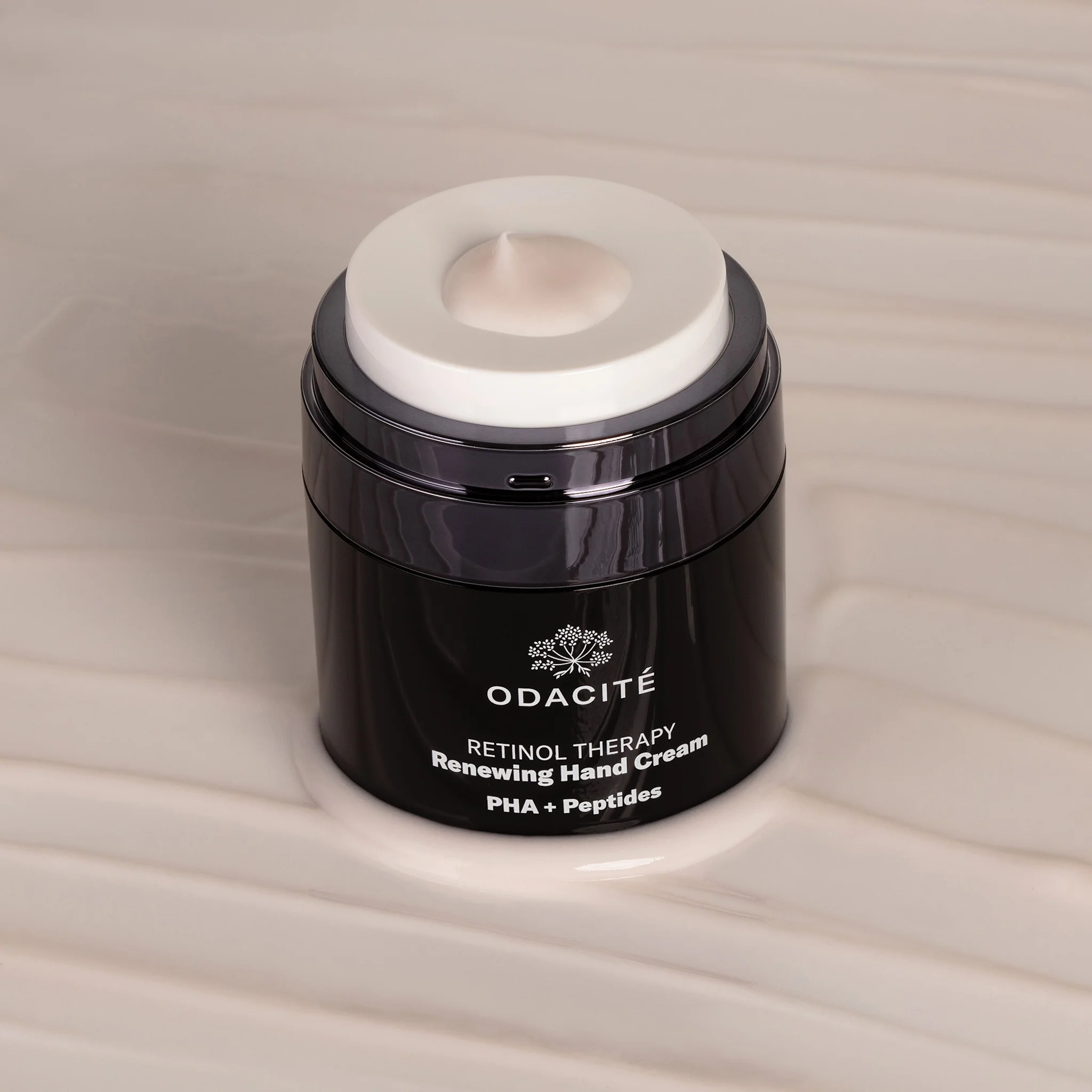 Odacité Retinol Therapy Renewing Hand Cream Crème Main Revitalisante