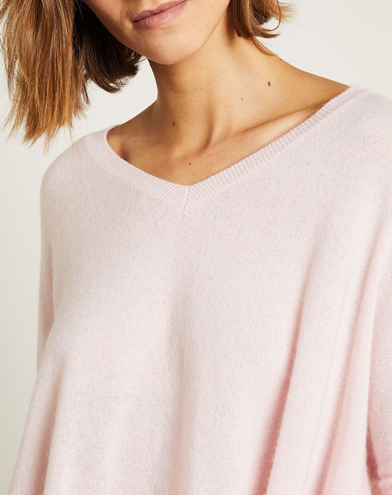 Miss Cashmere Pull poncho 100% Cachemire Axelle Col V rose poudre