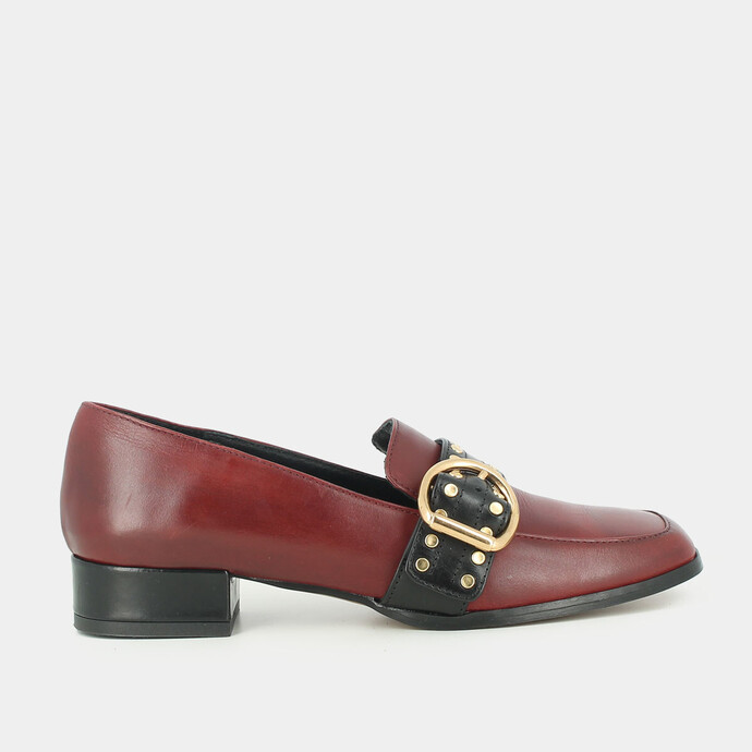 Mocassins à petit talon  en cuir rouge