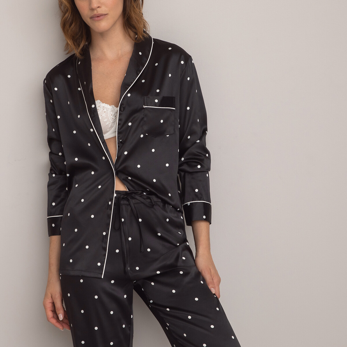 ANNE WEYBURN<br>Pijama de cetim com estampa de bolinhas