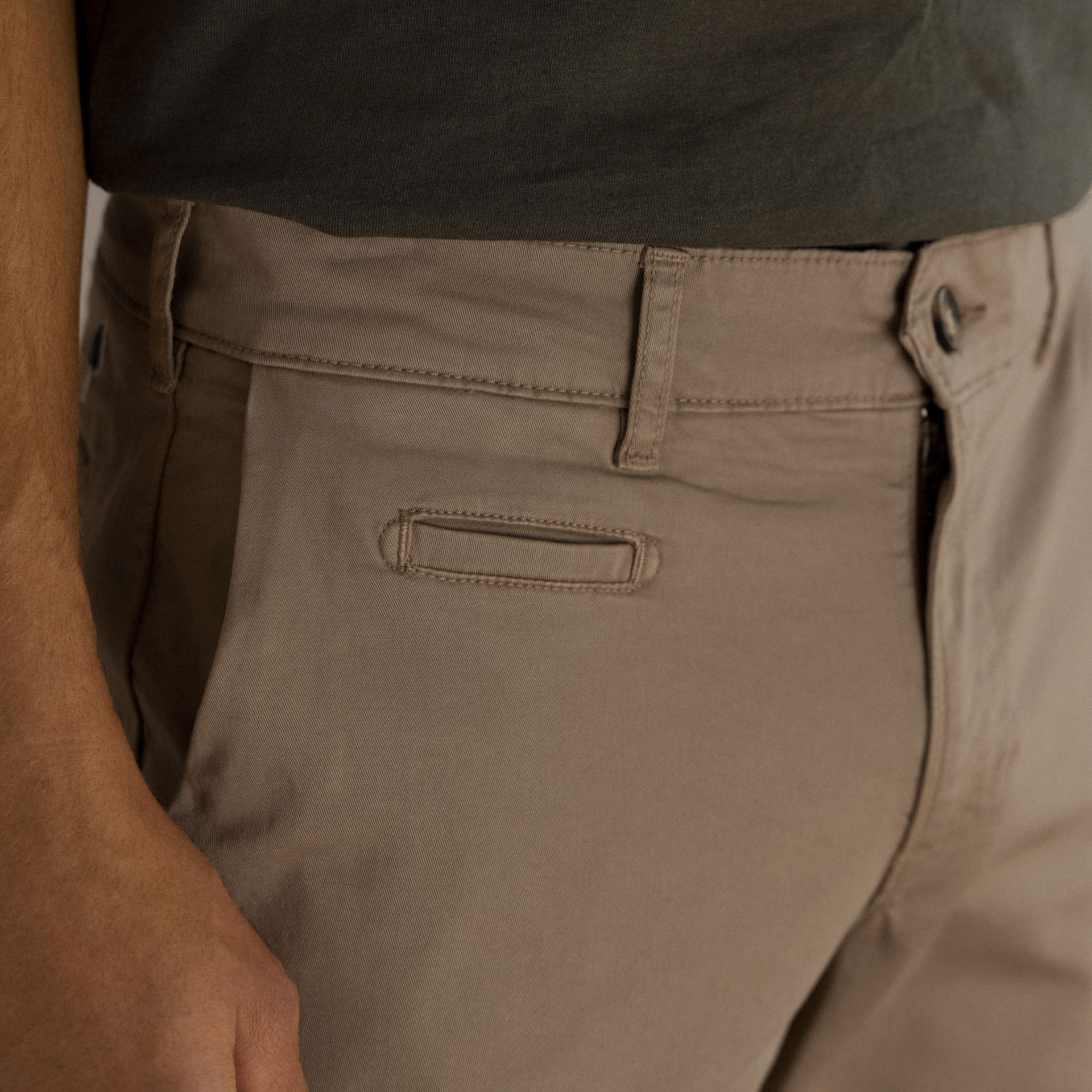 Chino beige clair coupe ajustée coton bio et coton recyclé - modèle Brix