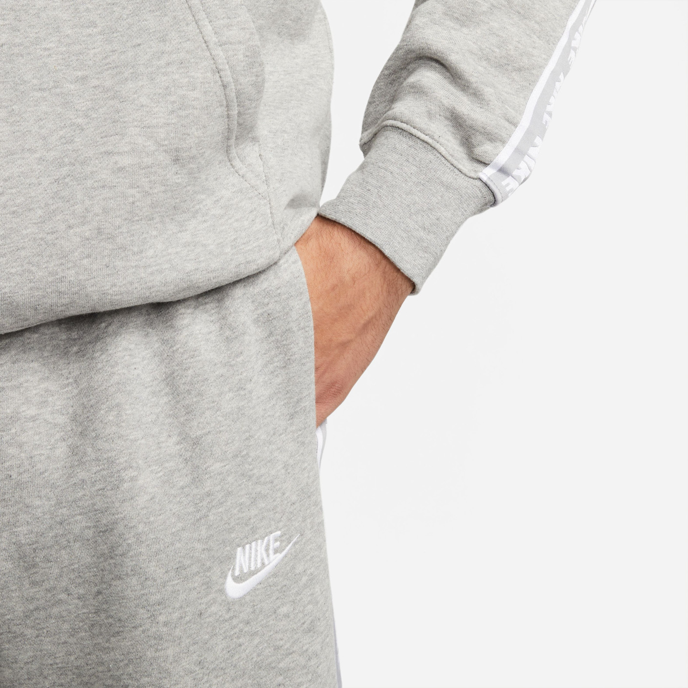 Nike Club Fleece Trainingspak Hooded Lichtgrijs Wit
