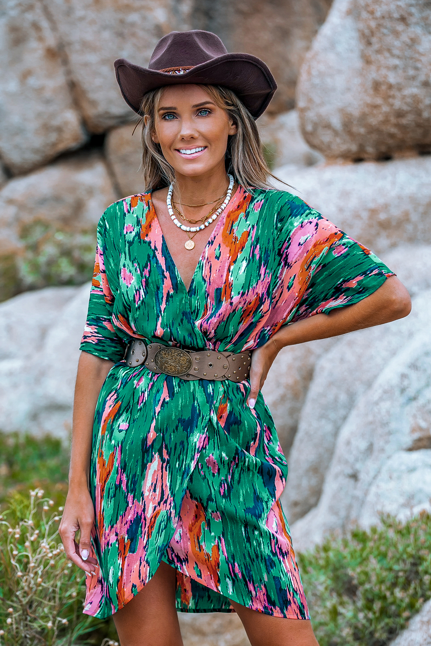 Robe mini à manches dolman et col surplis abstraite