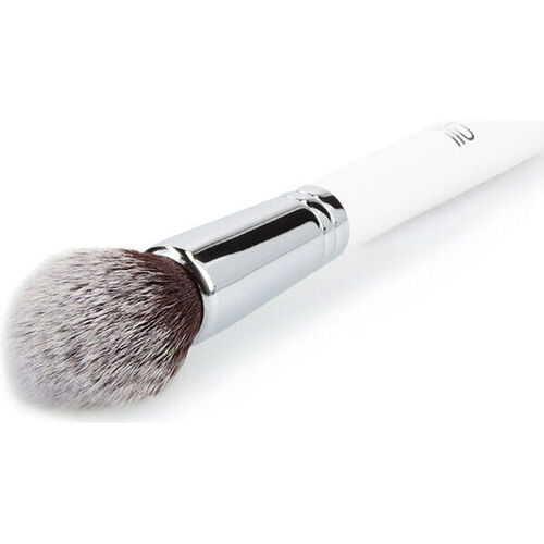 Ilū - Powder Brocha Cónica 205