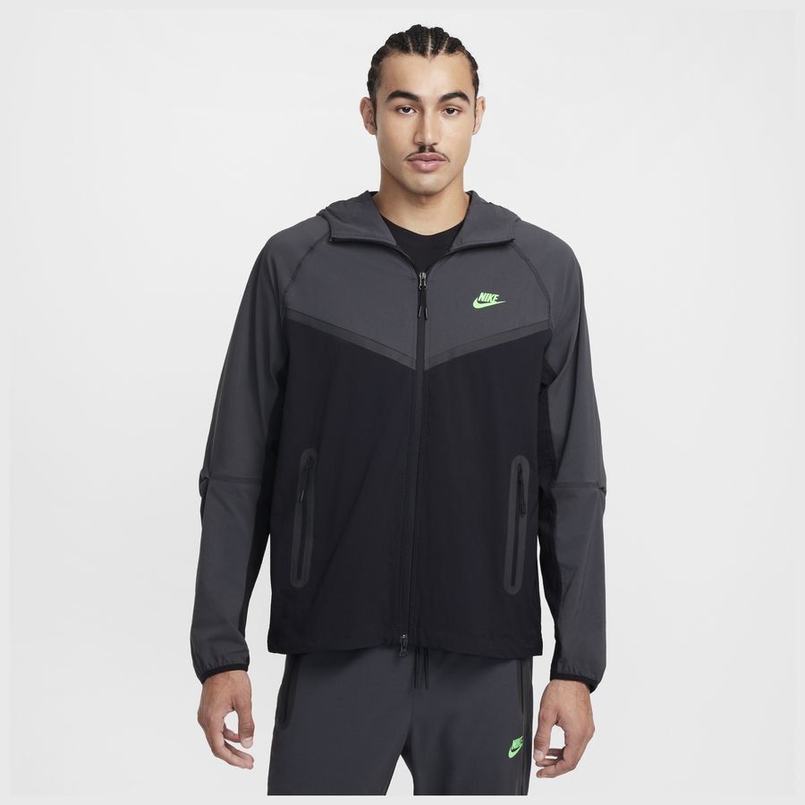 Nike Tech