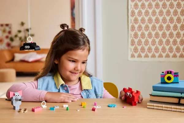 LEGO Classic 11042 Kreativ glad æske