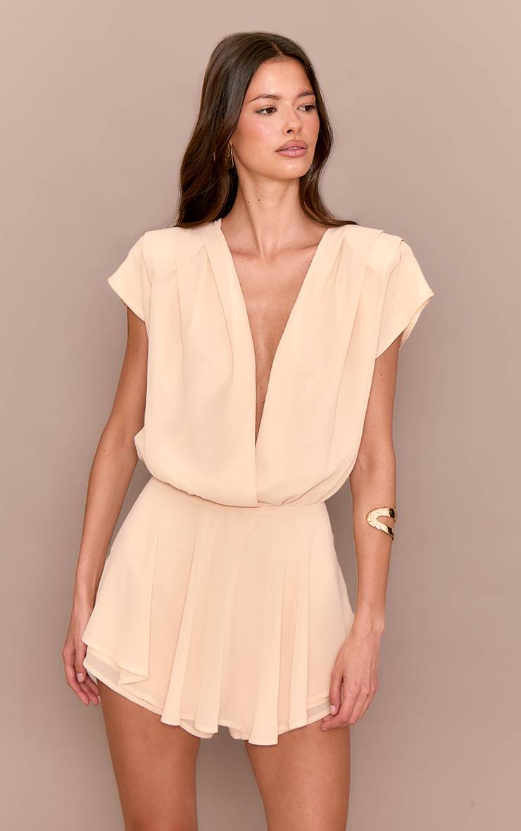 Amande Combinaison-short En Mousseline Décolleté Plongeant Extrême Et Coupe Fluide
