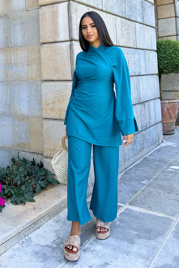Ensemble 2 pièces blouse + pantalon bleu a noué