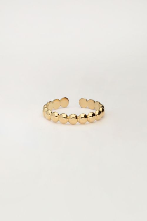Ring met aansluitende bolletjes
