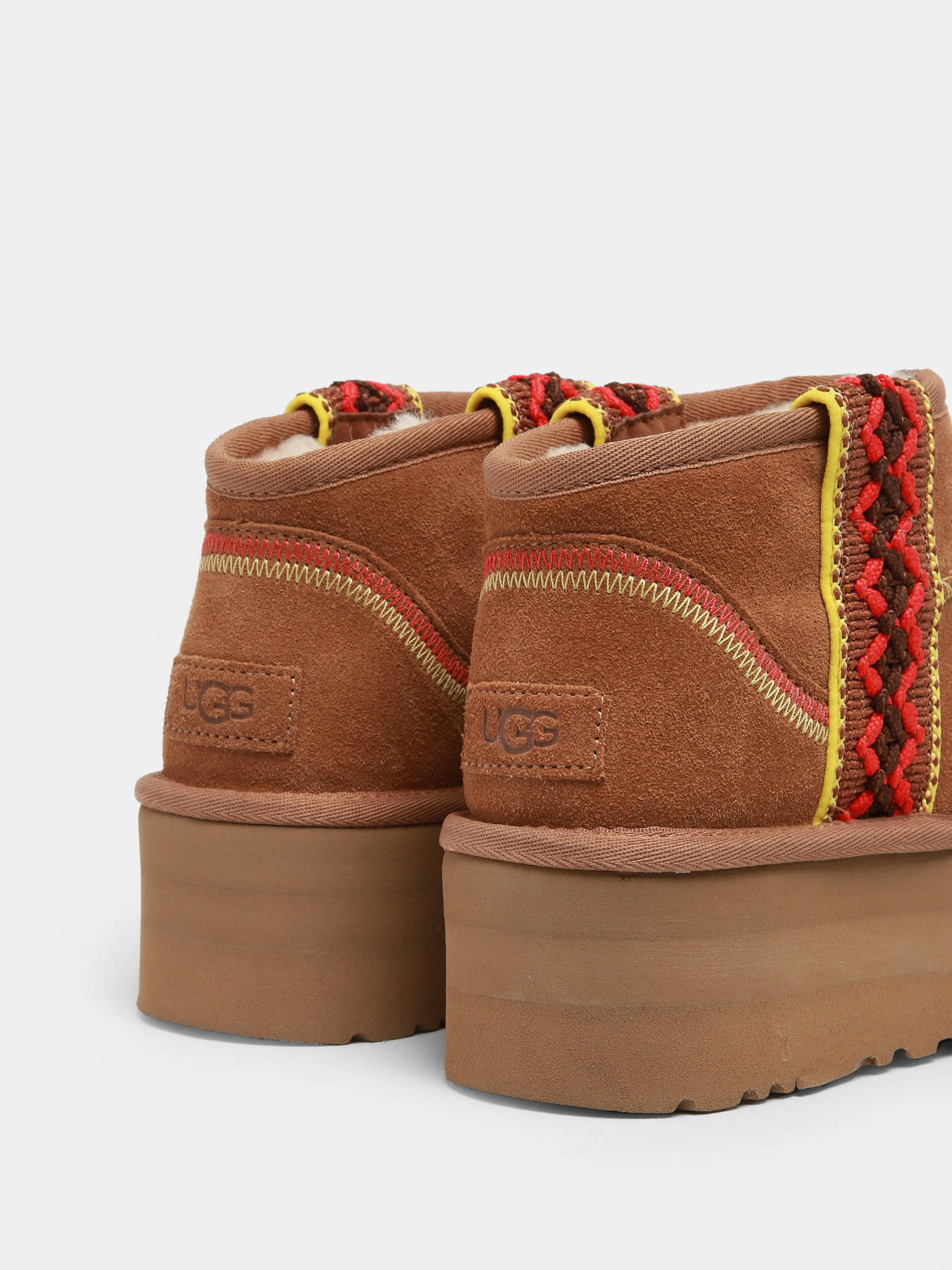 Boots Classic Ultra Mini semelle compense en cuir UGG
