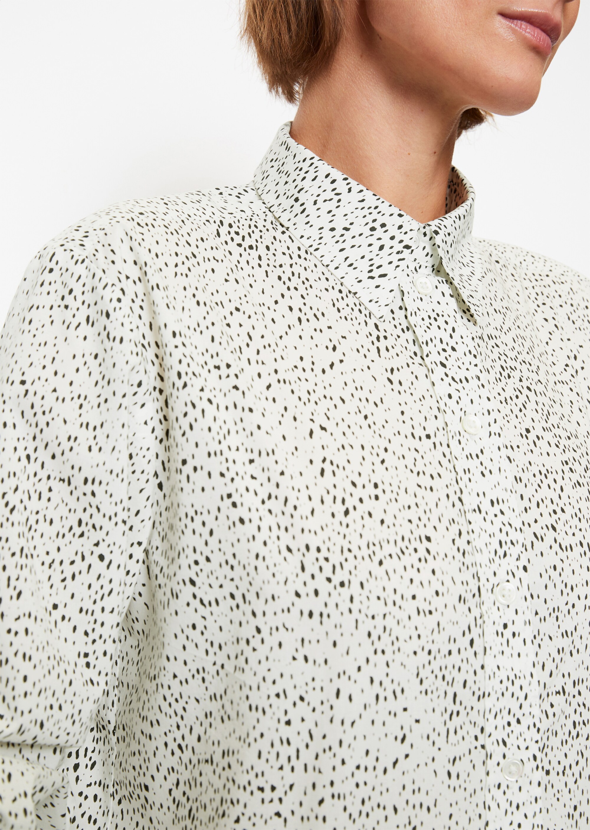 Ausgestellte Bluse mit Allover-Print aus Papertouch-Popeline