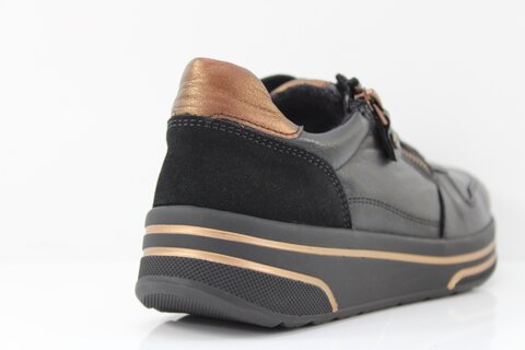 ara Sneaker