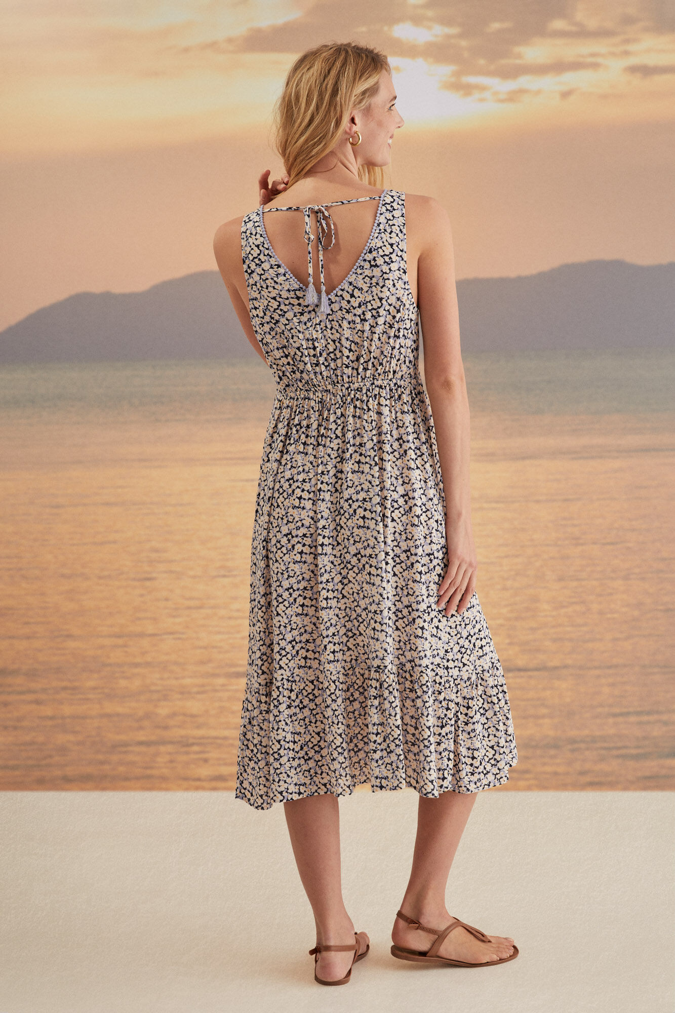 Vestido midi flores azul - estampado