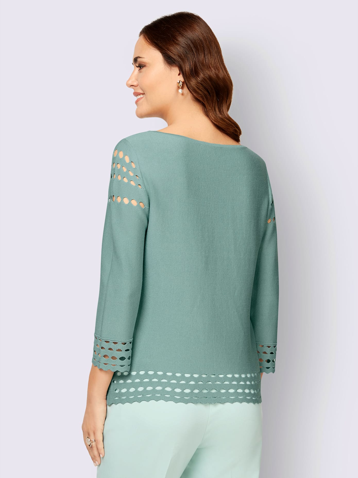 Pull à manches 3/4 joli motif ajouré