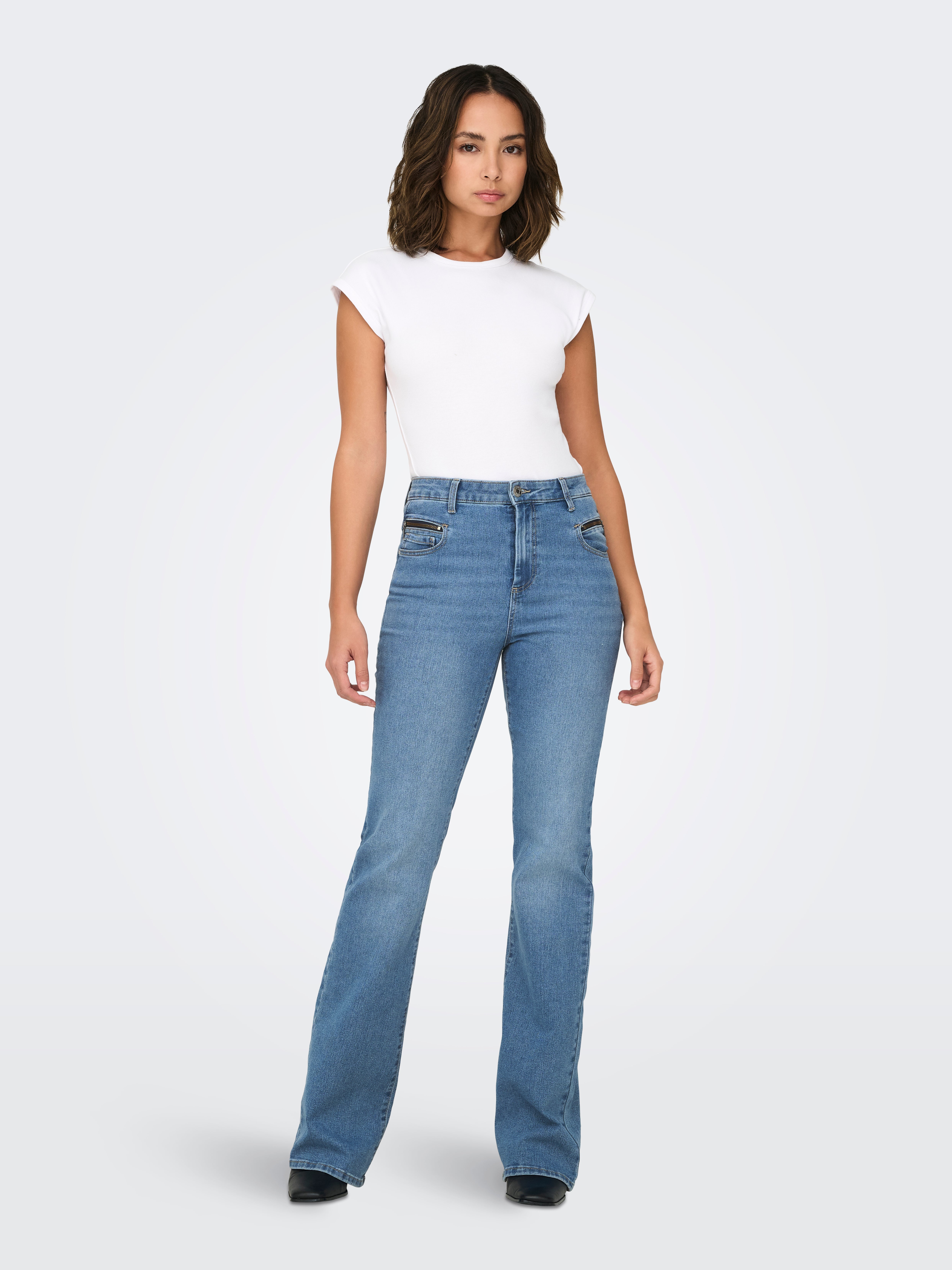 ONLSANDRA Hohe Taille Ausgestellt Jeans Medium Blue Denim
