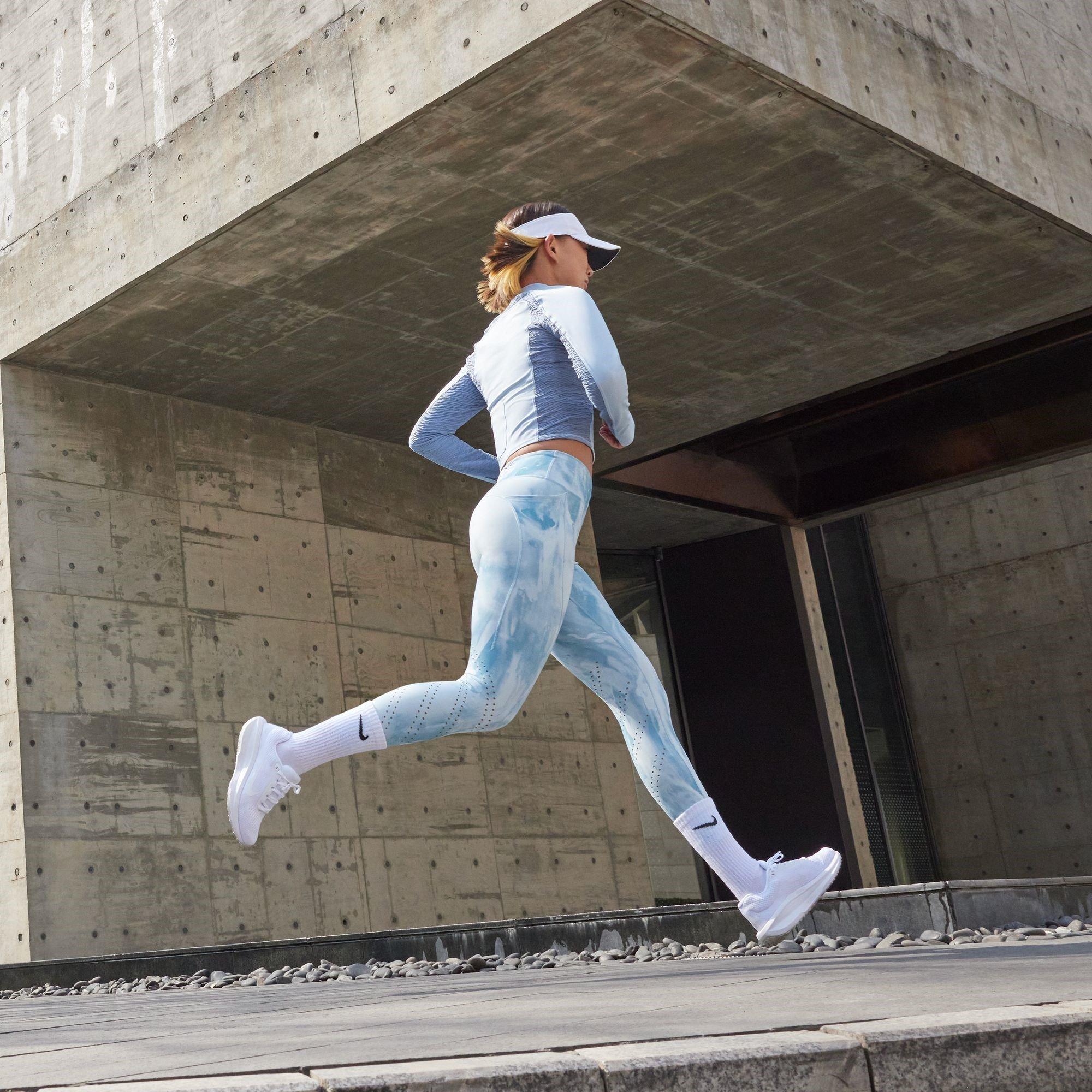 Nike Winflo 11 Womens Road Running Shoes