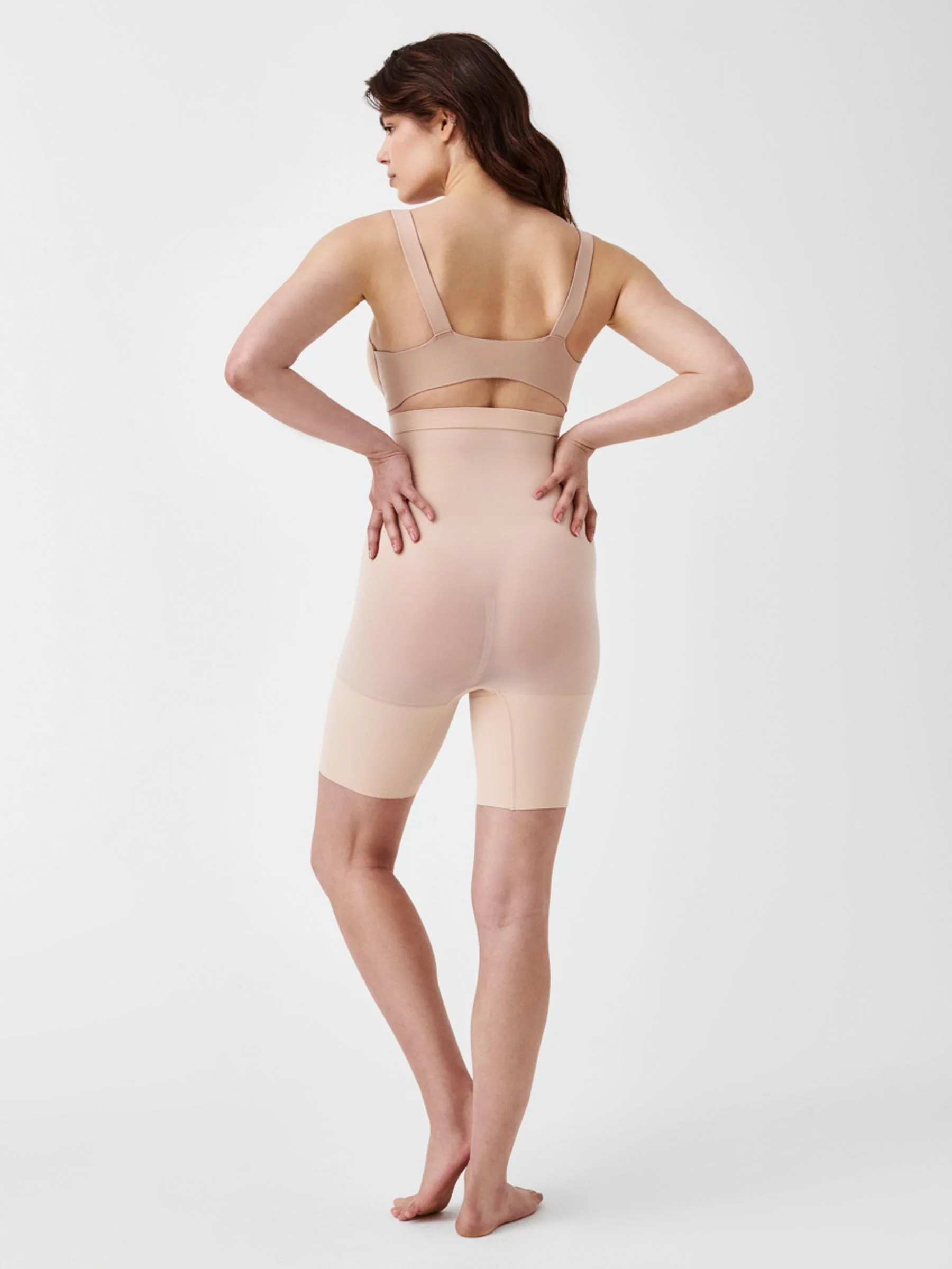 Zachtnude - SPANX SPANXsculpt™ Naadloze Power Mid-Thigh Short