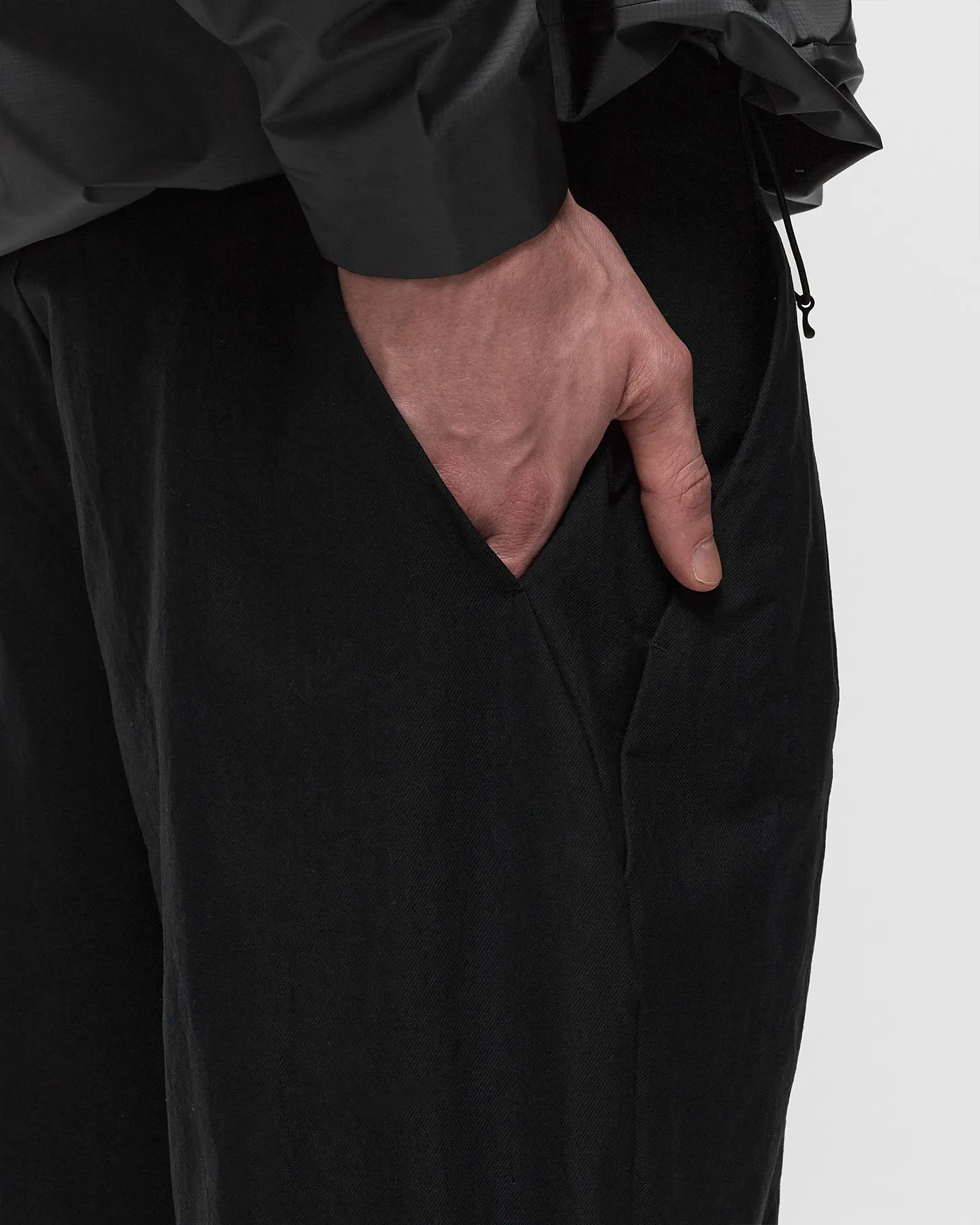 Goldwin One Tuck Tapered Ankle Pants
