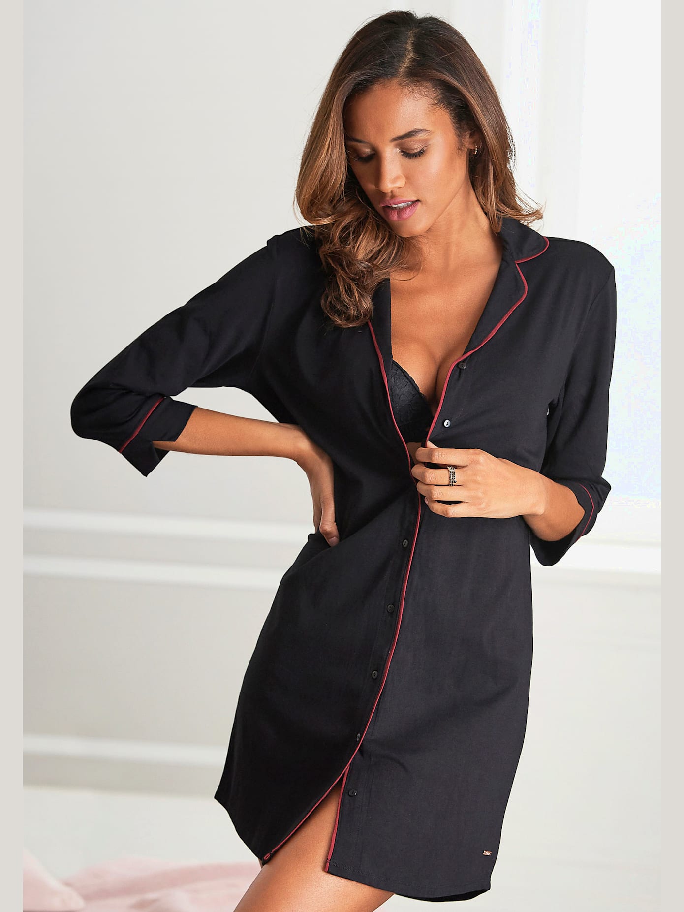 Chemise de nuit classique avec col à revers