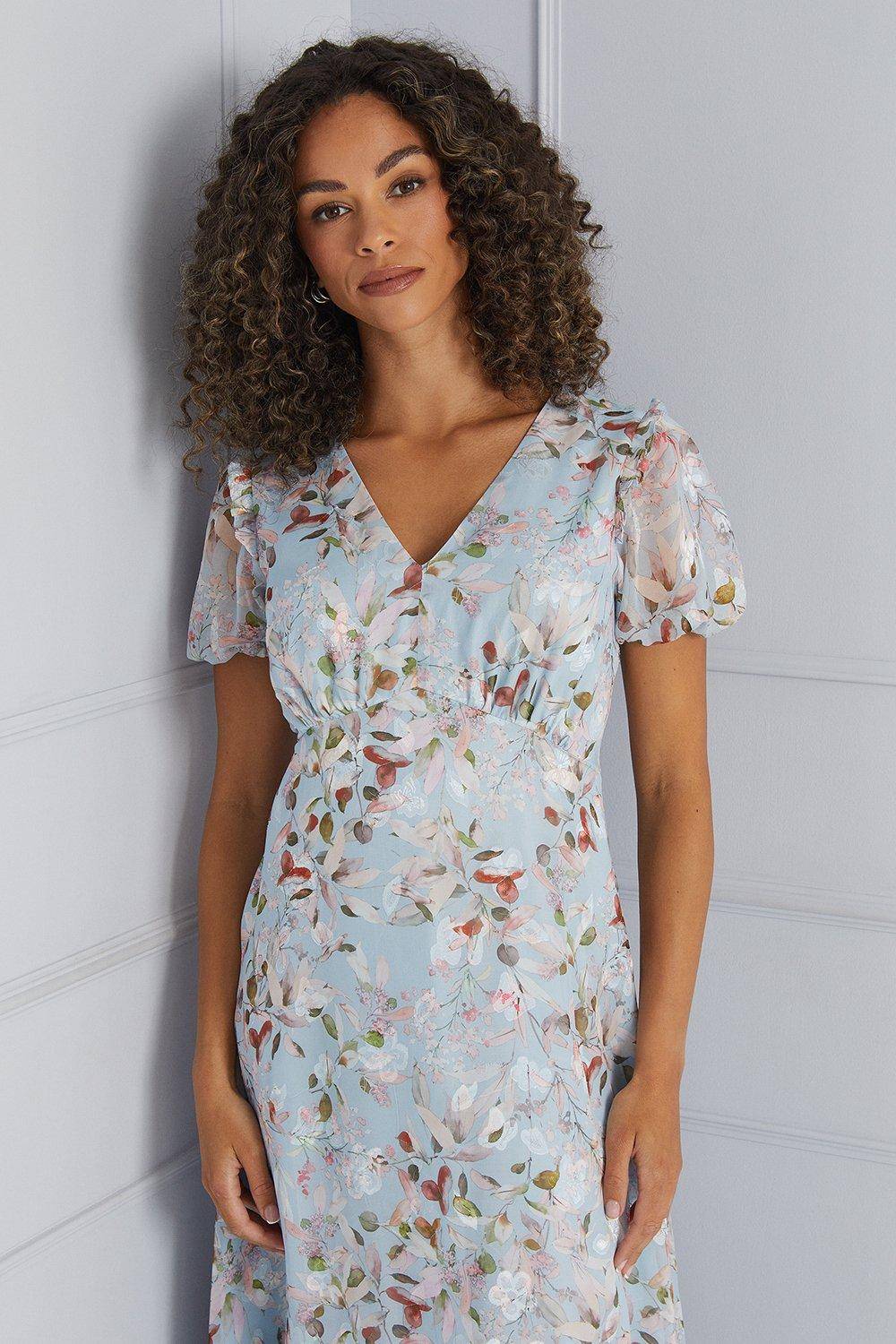 Wallis Robe Mi-Longue en Satin Fleuri à Ourlet Volant